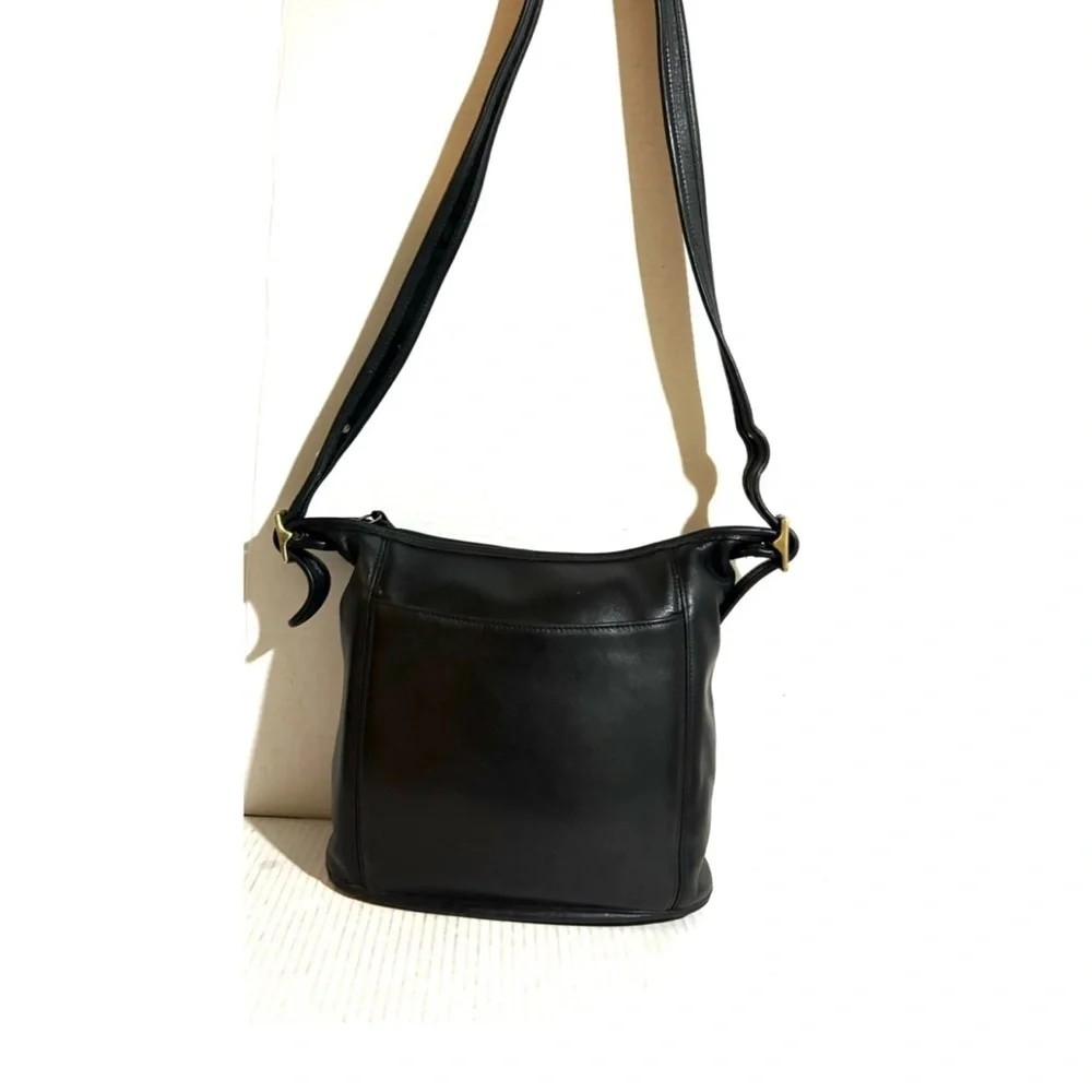 Coach vintage black leather crossbody handbag